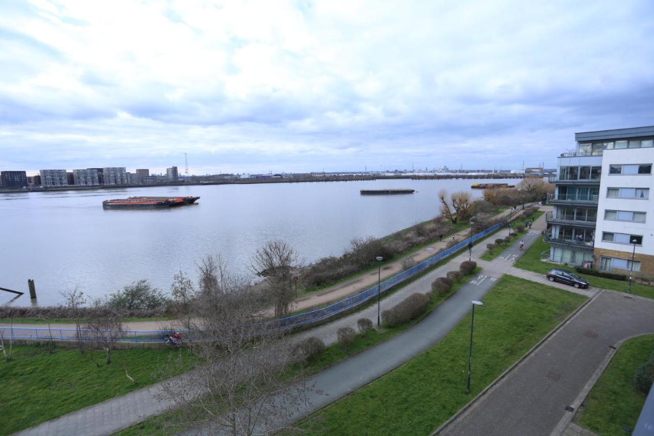 Lovely 2 Bed 2 Toilet Hill House River View Apartament