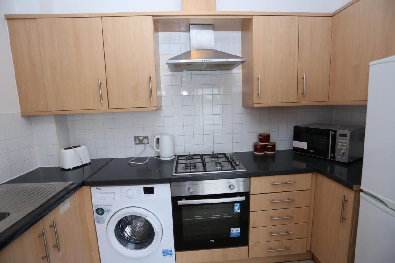 Lovely 2 Bed 2 Toilet Hill House River View * Londra