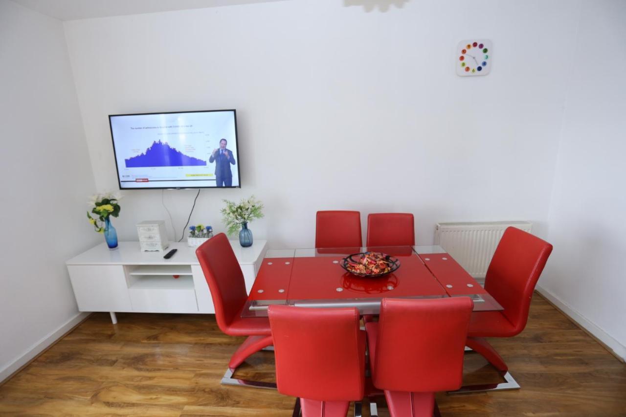 Lovely 2 Bed 2 Toilet Hill House River View Londra