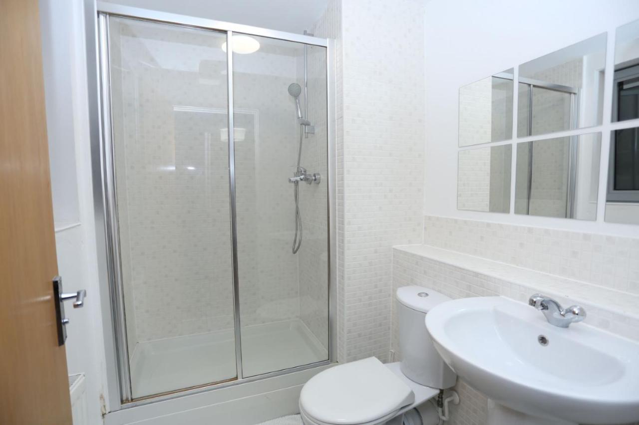 Lovely 2 Bed 2 Toilet Hill House River View Apartament